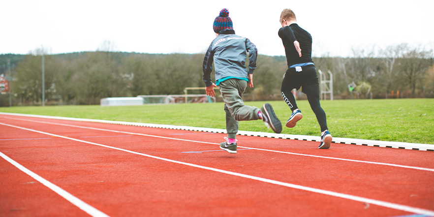 installation de piste d'athlétisme