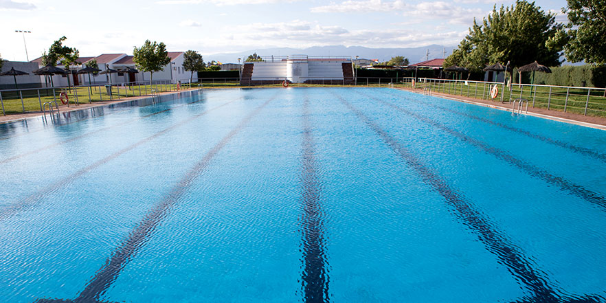 piscine semi-olympique