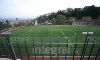 Футбольное поле, искусственная трава. Бурса Османгази