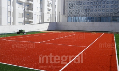 Теннисный корт с искусственным покрытием в Алжире