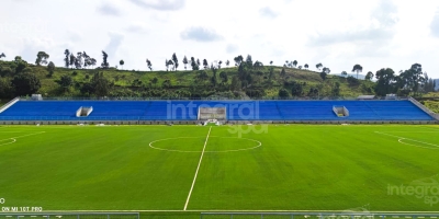  Футбольные поля и искусственный газон в городе Гома, Демократическая Республика Конго