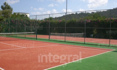 Теннисный корт с травяным покрытием в Мугла