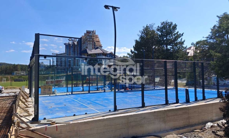 2 Courts de Padel Panoramiques en Serbie