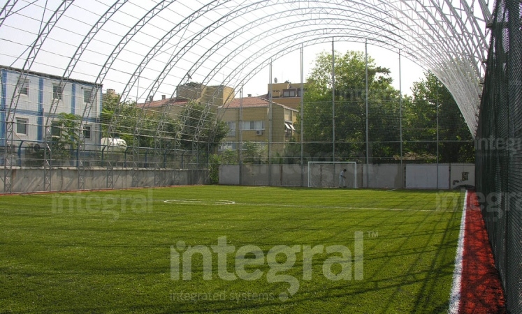 ملعب الفاتح المغلق لكرة القدم في اسطنبول
