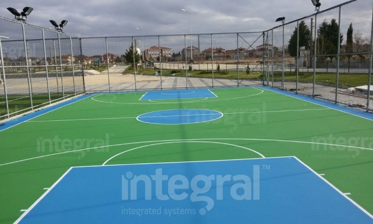 Terrain de basket-ball recouvert d'un plancher en acrylique de Kırklareli