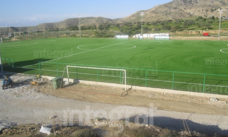 Футбольное поле с искусственной травой на Кипре